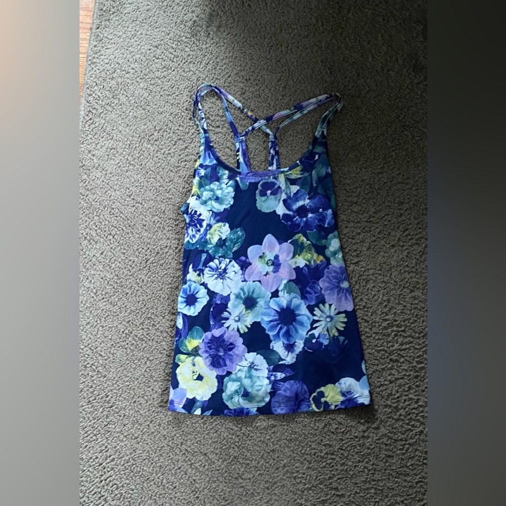 Old navy active wear never worn